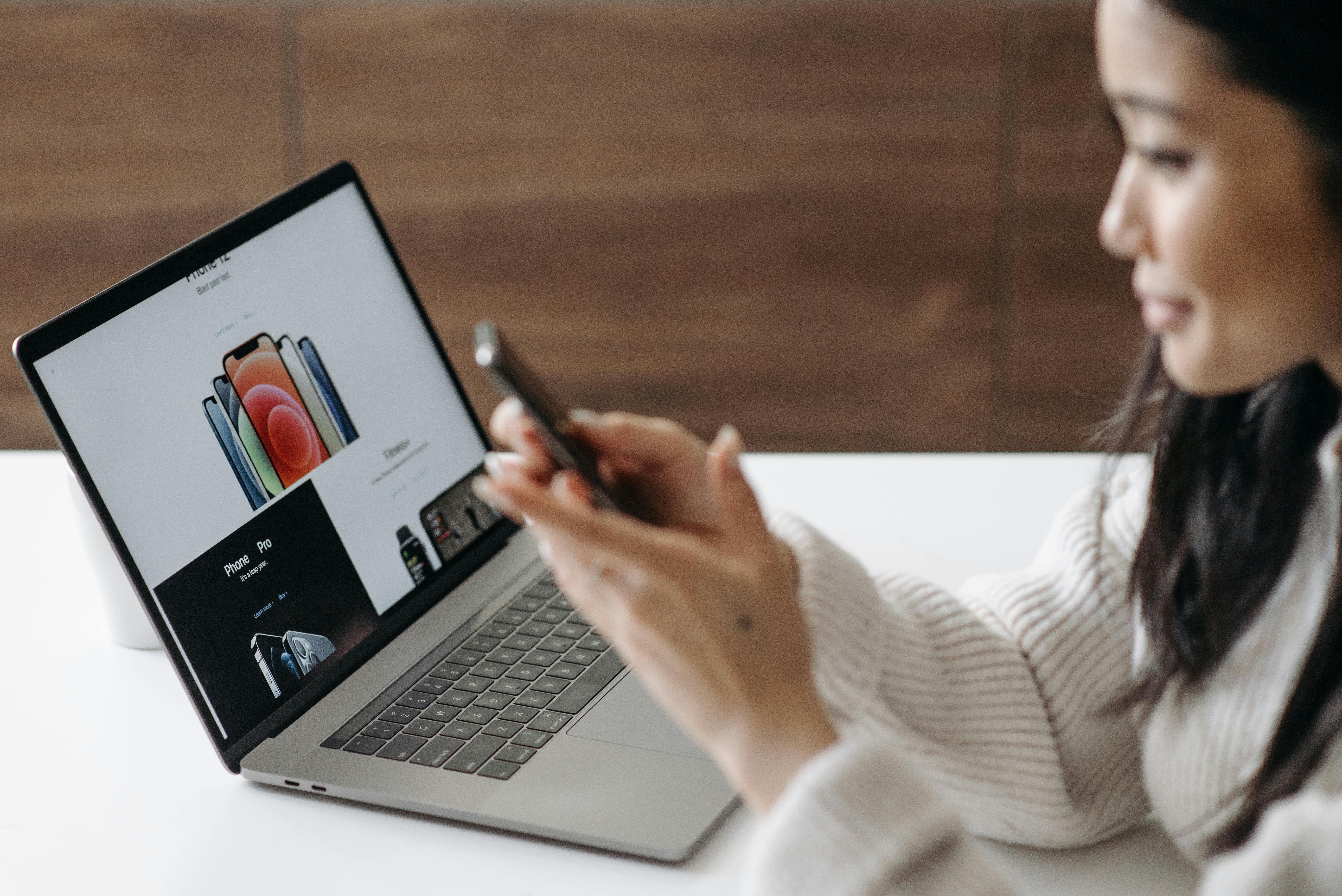 Miks on Webflow ettevõtjale teistest platvormidest parem?